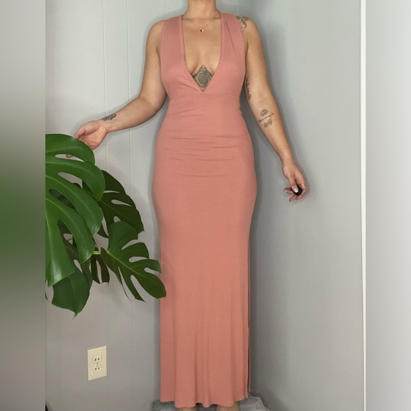 Maxi Deep Cleavage Dress - Picture 2 of 3